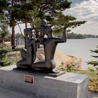 Скульптура "Семья". Сызрань. Самарская область :: MILAV V