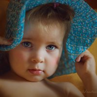 портрет в голубой шляпе :: Анастасия Аникеева