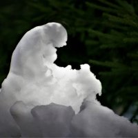 Снежная скульптура :: Валерий Талашов