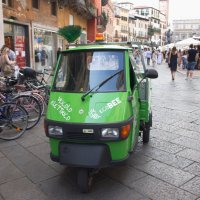 Популярный уличный транспорт Италии. Не автомобиль,не мотоцикл... :: Лира Цафф