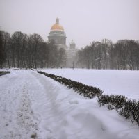 Снег в городе :: Алексей Корнеев