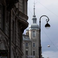 Украшение города - дома с башенками :: Валентина Харламова