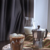 Кофе со сливками и мороженным :: Алексей Кошелев
