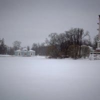 Чесменская колонна и грот :: Андрей Резюкин