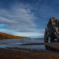 "Уходящий в даль"...Хвитсеркур — скала Слон в Исландии!!! :: Александр Вивчарик