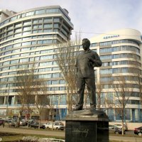 Памятник Михаилу Шолохову... :: Нина Бутко