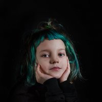 Девочка с зелеными волосами :: Tatyana Smit