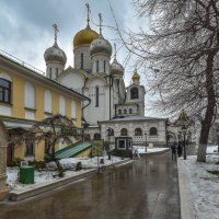 Монастырский Дворик :: юрий поляков