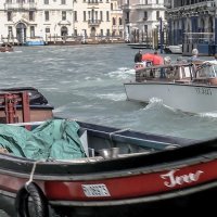 Venezia. Barca da carico sul Grande Canale. :: Игорь Олегович Кравченко