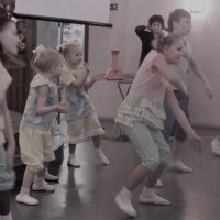 Танцуют дети :: Наталья Лунева 