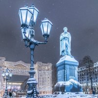 Памятник Пушкину зимой :: Виктор Тараканов
