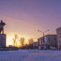 Восход на улице Добролюбова. :: Михаил Полыгалов