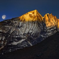 Золото Гималайских вершин. Непал. :: Владислав Храмцов