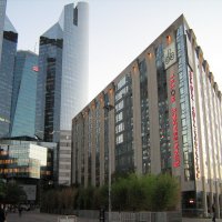 Район   La Defense Ля Дефанс Многие называют его  парижским Манхеттеном :: Гала 