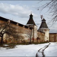 Под надёжной защитой древних стен :: Елена Швецова