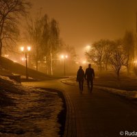 Двое в туманном городе :: Сергей 