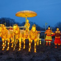 Выставка китайских фонарей. Колесница и воины. :: Андрей Нибылица