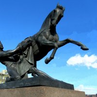 Скульптура укротителя коня на Аничковом мосту :: Елена Павлова (Смолова)