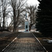 Памятник " Зои Космодемьянской" индустриал  :: Александр Ребров
