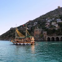 Турция. Пиратский порт и крепость Алания. :: Ольга Кирсанова