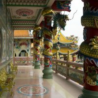 2019, Таиланд, Банг Саен, китайский храм красного дракона :: Владимир Шибинский