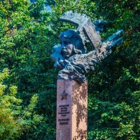 памятник лётчице, Герою Советского Союза, Екатерине Ивановне :: Руслан Васьков