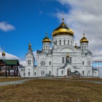 Путешествие под знаком орла.(Нижний - Булгары).Белогорский монастырь. :: юрий макаров