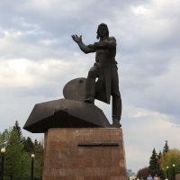 Памятник танкистам - добровольцам :: Татьяна Котельникова