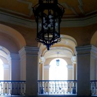 Вид с лестницы на открытую галерею  2 этажа (угол Невской и Перинной линий) :: Елена Павлова (Смолова)