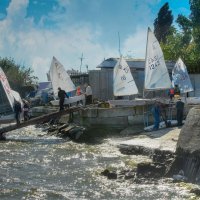 Конвейерный спуск на воду. :: Виталий 