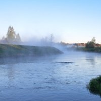 Ранее утро на реке :: Юрий Бутусов