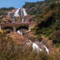 Акведук и каскад водопадов...Гоа,Индия! :: Александр Вивчарик