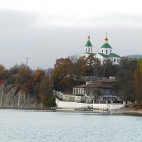 Церковь на берегу озера Абрау :: Галина 