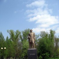 Памятник Тургеневу . Мценск. :: Владимир Драгунский