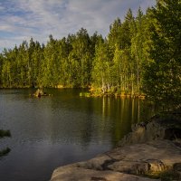 Небольшое озеро в Карелии :: Надежда Чернышева