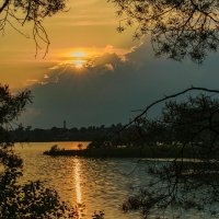 теплый вечер у озера :: Владимир Ефимов