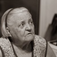 Бабуля... :: Ирина Комолова