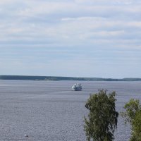 А белый теплоход... :: Елена Верховская