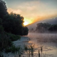 рассвет на реке :: юрий иванов