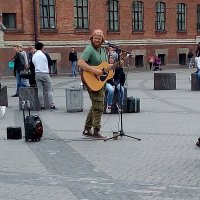 Гитарист на Московском вокзале. (Петербург). :: Светлана Калмыкова