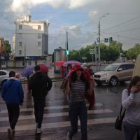 В городе дождь :: Николай Филоненко 