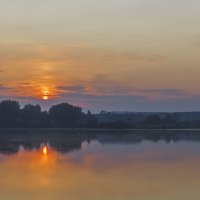 Восход над озером :: Сергей Цветков