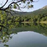 озеро в Байдарской долине (Крым) :: Асенька Ломакина