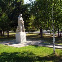 Памятник матерям и детям :: Александр Алексеев