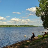 рыбаки на берегу :: Валентина. .