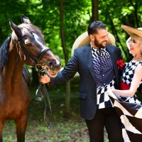 Виктория и Дмитрий фотосессия с лошадью. :: Галина Б