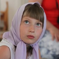 Девочка в платочке :: Елена Минина