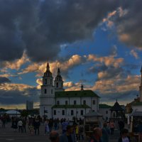 МИНСК. 03 07 2019. ОБЛАЧНЫЙ ВЕЧЕР :: Валерий Руденко