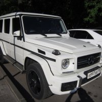 Белый джип Mercedes :: Дмитрий Никитин