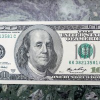 Государственный деятель и ученый Бенджамин Франклин на 100-долларовой банкноте :: Юрий Поляков